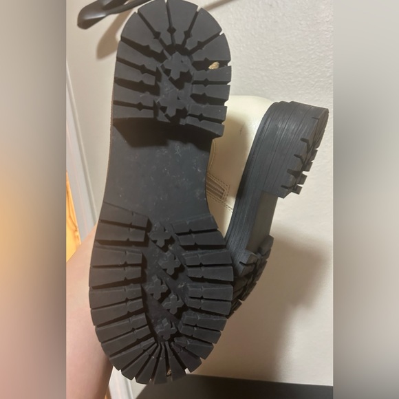 Barely used Just fab Bone color tall black rubber bottom boots- size 8 - Picture 15 of 16